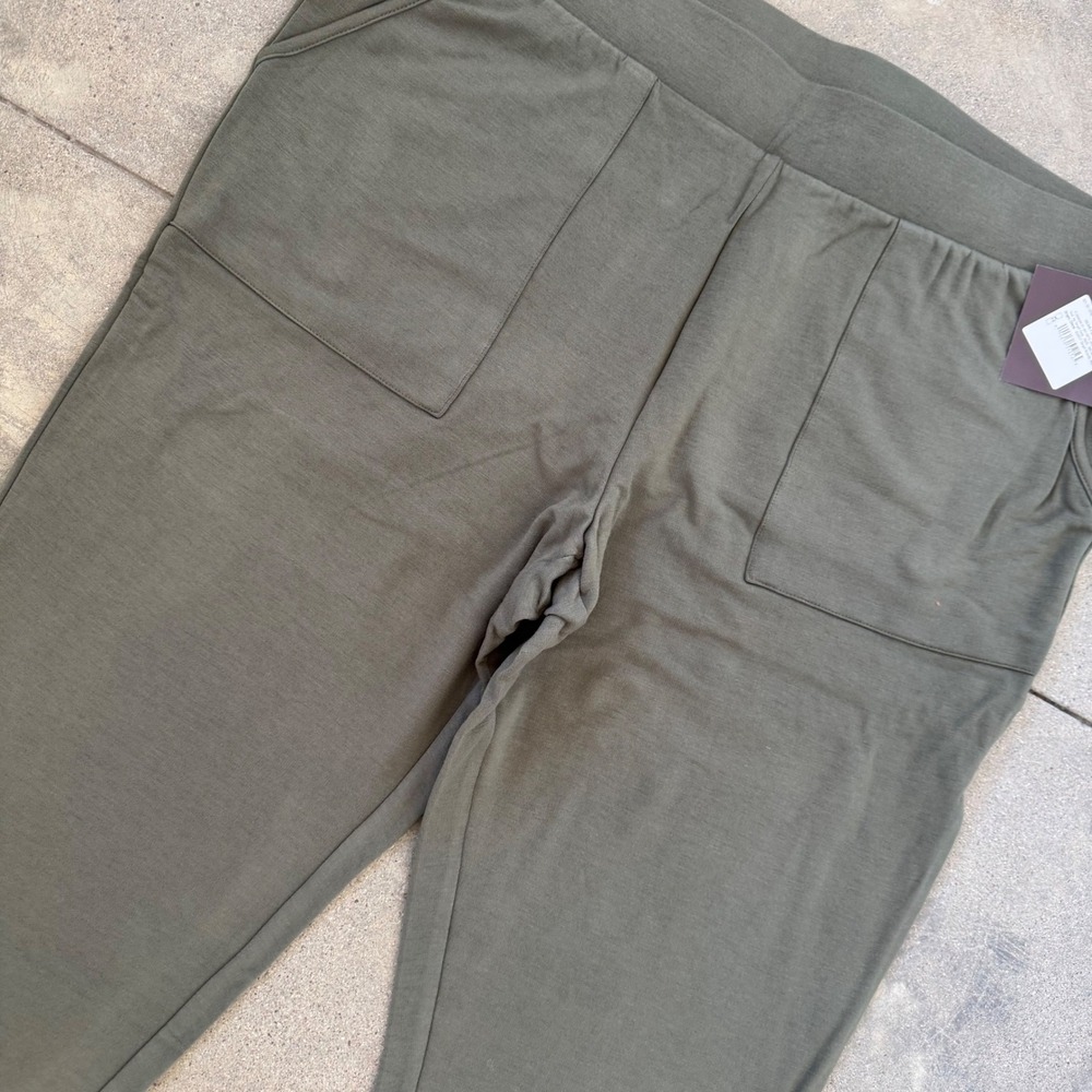 AVA & VIV Women's Olive Green Cropped Jogger Sweatpants Plus Size 2X Pockets